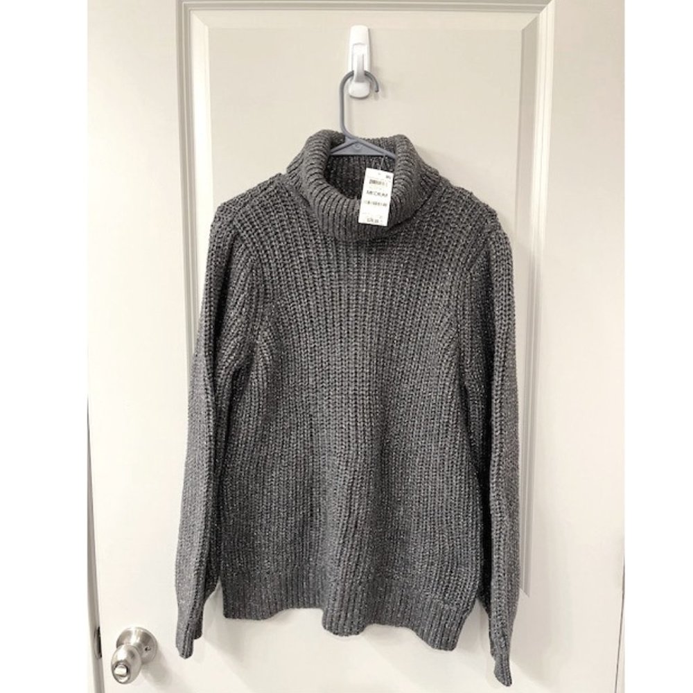 NWT INC International Concepts Med Oversized Turtleneck Grey w Silver